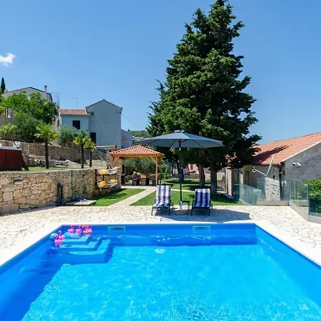 Seafront Gabriela On Island Korcula, Private Pool, Gym, Private Parking Βίλα Κόρτσουλα