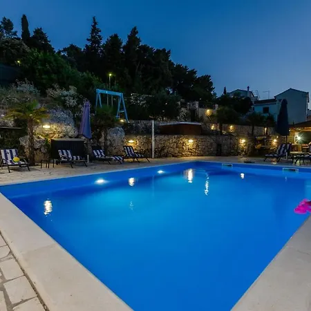 Seafront Gabriela On Island Korcula, Private Pool, Gym, Private Parking * Κόρτσουλα