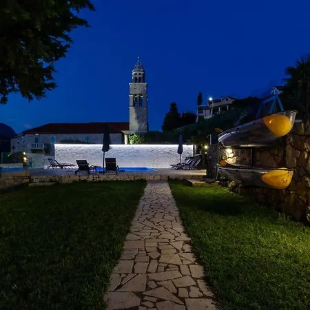 Seafront Gabriela On Island Korcula, Private Pool, Gym, Private Parking