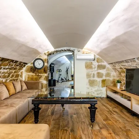 Seafront Gabriela On Island Korcula, Private Pool, Gym, Private Parking Βίλα Κόρτσουλα