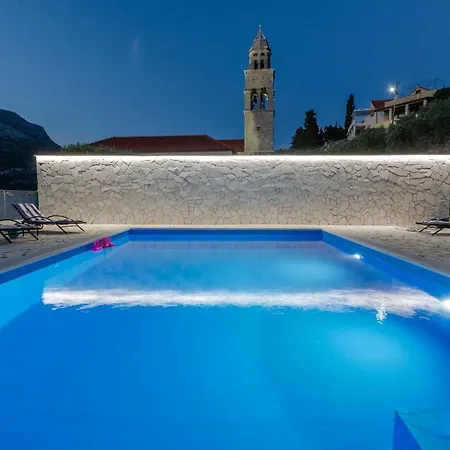 Seafront Gabriela On Island Korcula, Private Pool, Gym, Private Parking *