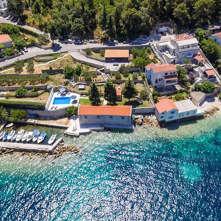 Vila Seafront Gabriela On Island Korcula, Private Pool, Gym, Private Parking *