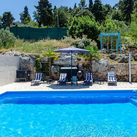 Vila Seafront Gabriela On Island Korcula, Private Pool, Gym, Private Parking