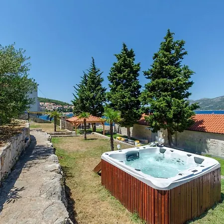 Seafront Gabriela On Island Korcula, Private Pool, Gym, Private Parking Vila Korčula