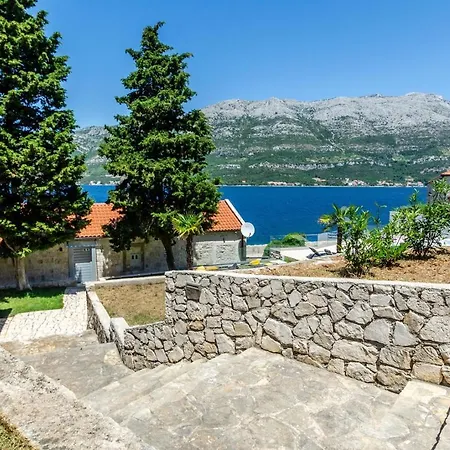 Seafront Gabriela On Island Korcula, Private Pool, Gym, Private Parking