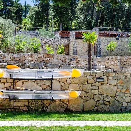 Seafront Gabriela On Island Korcula, Private Pool, Gym, Private Parking Korčula