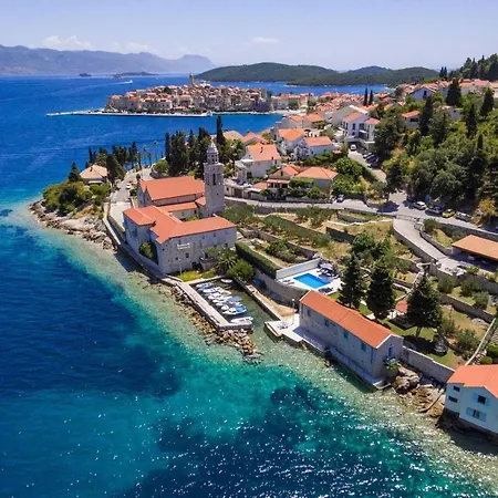 Seafront Gabriela On Island Korcula, Private Pool, Gym, Private Parking *